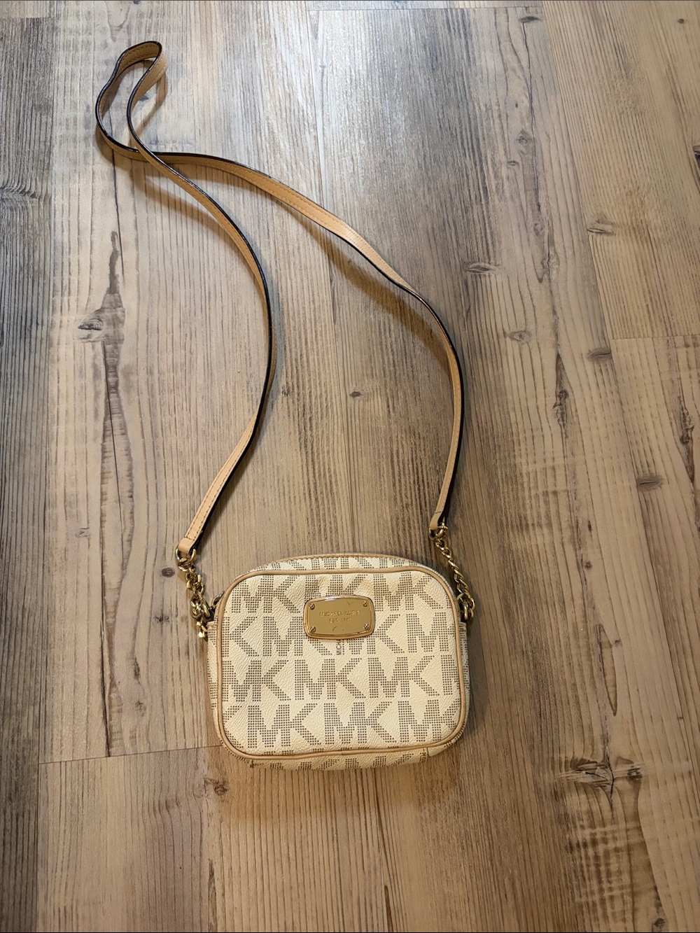 Michael Kors Jet Set Monogram Crossbody Bag in Vanilla/Tan